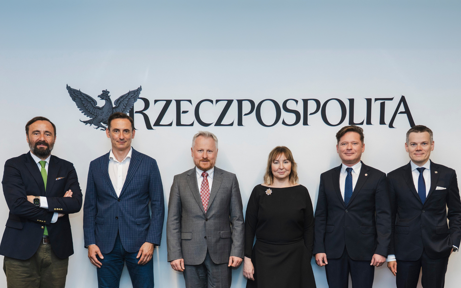 Uczestnicy debaty (od lewej): Cezary Szymanek, redaktor naczelny „Parkietu”, Dariusz Adamski, dyrekt