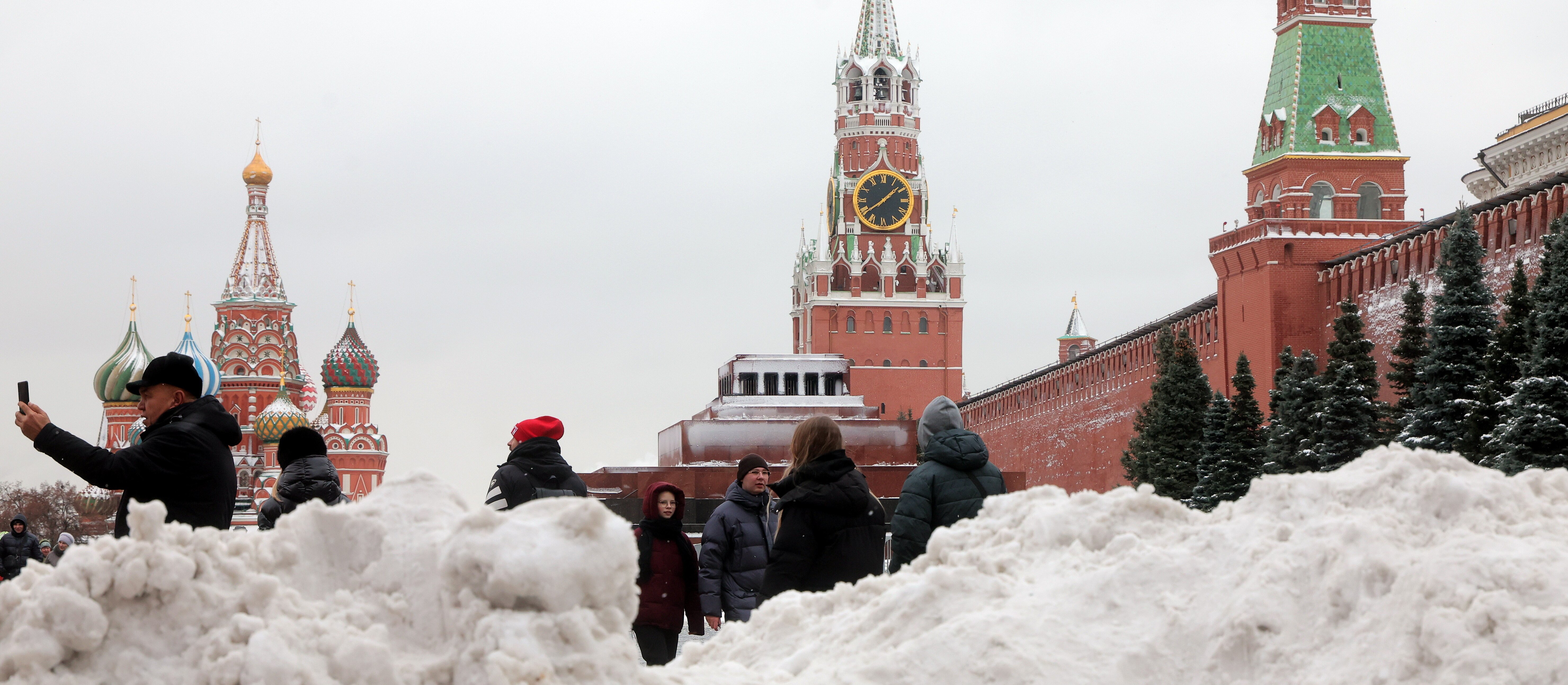 Armagedon na lotniskach Moskwy. Ponad 300 lotów odwołanych i opóźnionych