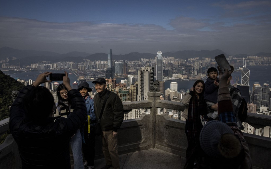 Hongkong rozda za darmo pół miliona biletów lotniczych. "Wracamy do gry w turystyce"