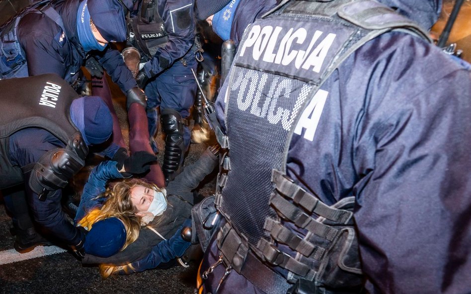 Bodnar do Kamińskiego: anonimowość policjantów sprzyja kulturze bezkarności