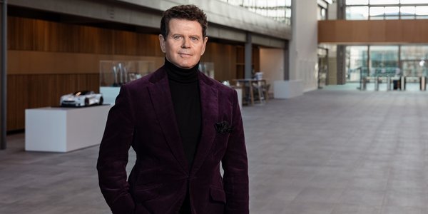 Człowiek, który stworzył Land Rovera Defendera, odchodzi z JLR