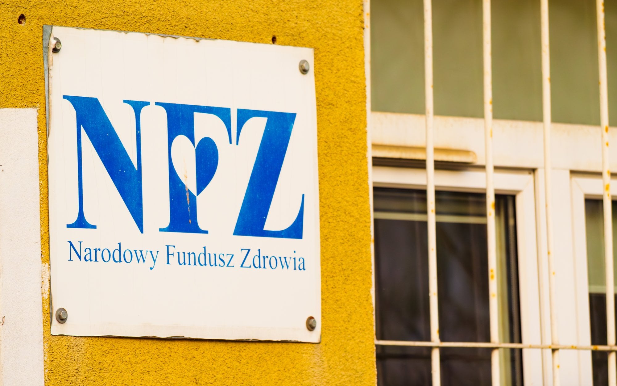 Luka w NFZ coraz większa. Ekonomista ostrzega, iż koszt i tak poniesiemy wszyscy