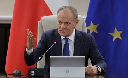 Premier Donald Tusk na nadzwyczajnym posiedzeniu rządu w siedzibie KPRM w Warszawie