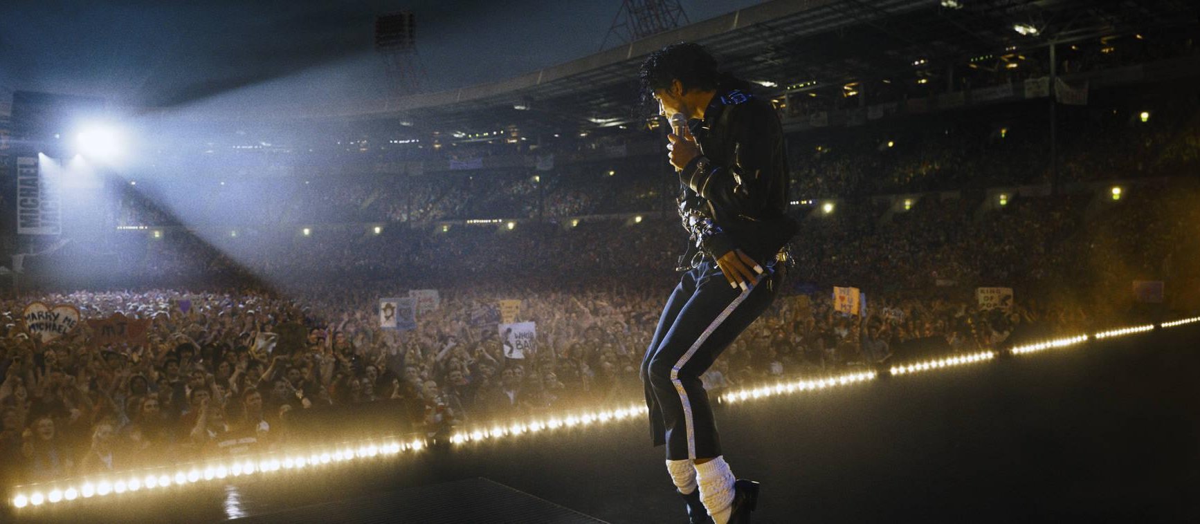 „Michael” o Jacksonie bije rekordy pomimo kontrowersji