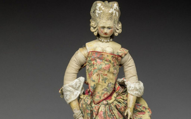 Królewska lalka tylko dla dorosłych na aukcji