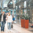 Ruch w galeriach handlowych jest mniejszy. To as w rękawie detalistów.
