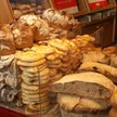Ciasta, pieczywo, ryby i bakalie - Inspekcja Handlowa zakwestionowała żywność sprzedawaną luzem