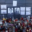 Kwiaty i znicze dla Jána Kuciaka i jego narzeczonej Martiny Kušnirovej pod redakcją Aktuality.sk, w 