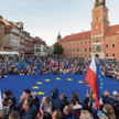 Demonstracja w obronie obecności Polski w Unii Europejskiej po decyzji Trybunału Konstytucyjnego Jul