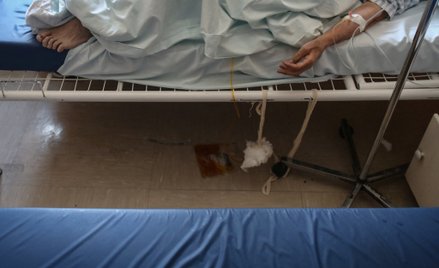 Wtargnęli do szpitala bez masek. Sprawa w prokuraturze