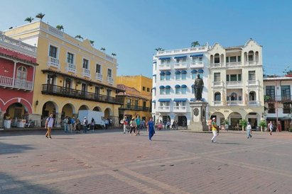 Kolumbijskie miasta i miasteczka to perły architektury kolonialnej. Z lewej Cartagena de Indias z ko