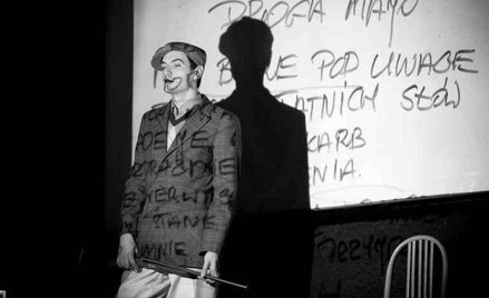 Spektakl pt. Opętani; reż. Krzysztof Garbaczewski; fot. Bartłomiej Sowa; Teatr Dramatyczny w Wałbrzy