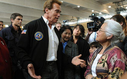 Schwarzenegger: Głosujcie albo wypuszczę więźniów i zwolnię nauczycieli