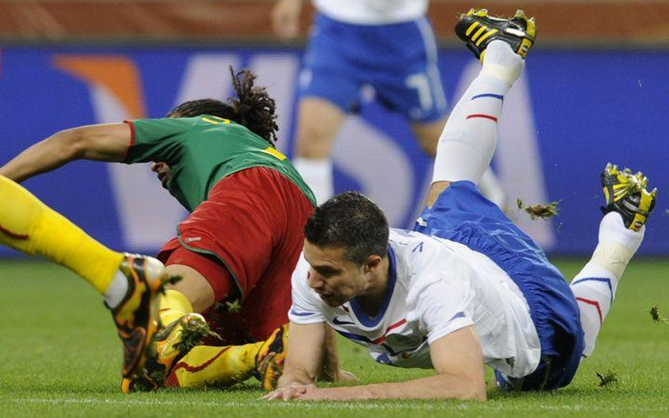 W starciu Benoit Assou-Ekotto i Mark van Bommel