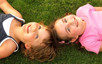 W pobliżu Warszawy znajduje się sporo miejsc idealnych na wypad z dziećmi