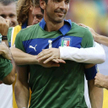 Bramkarz reprezentacji Włoch Gianluigi Buffon wystawił czeki na 1,5 mln euro właścicielowi kolektury