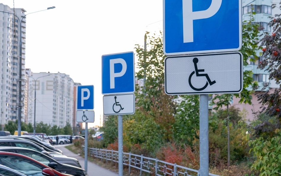 Karta parkingowa dla osób z  niepełnosprawnościami