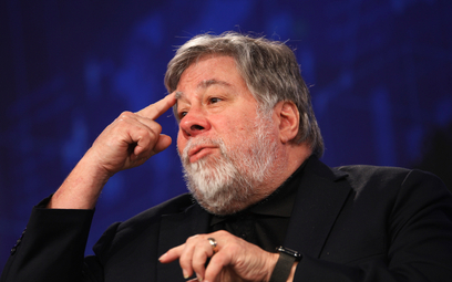 Steve Wozniak zainteresował się przestrzenią kosmiczną, w której krążą satelity, ale i masa niebepie