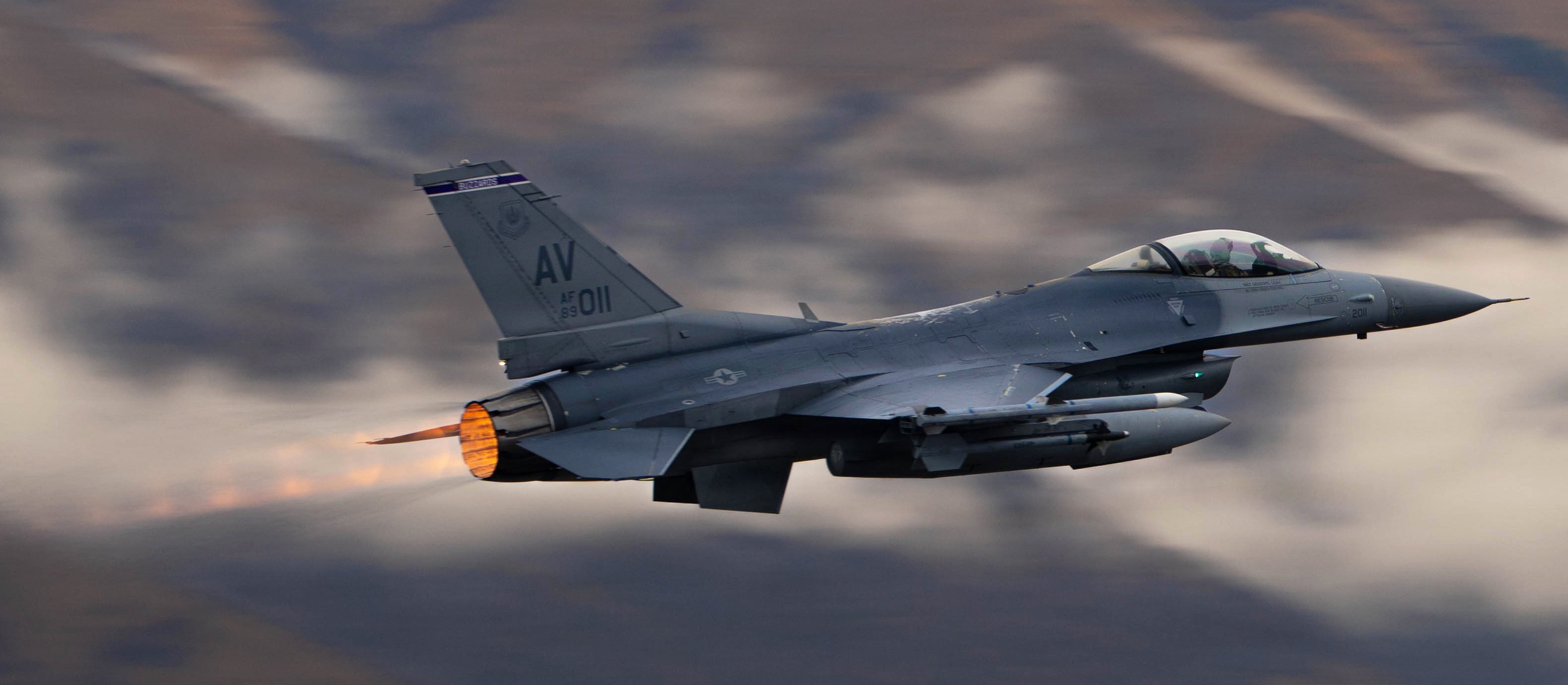 Roman Kuźniar: Strategia predatora, czyli jak USA zmieniają swoje podejście do wojny