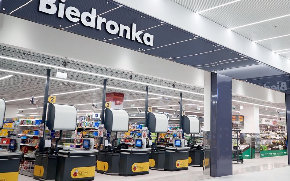 Sklepy walczą z koronawirusem. Przerwy techniczne w ciągu dnia