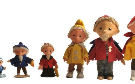 Lalki filmowe z serialu „Piaskowcy”.