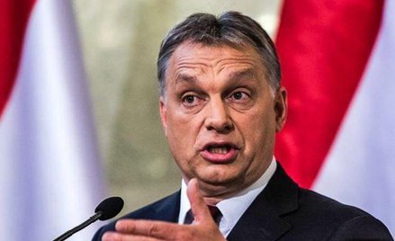 Orbán wybiera trzecią drogę