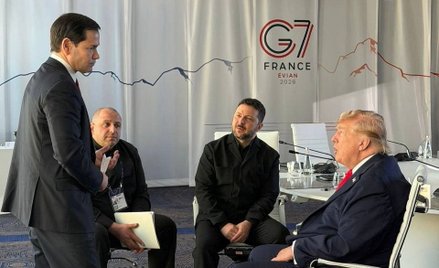 Donald Trump, Wołodymyr Zełenski, Marco Rubio i Rustem Umerow podczas spotkania w Evian
