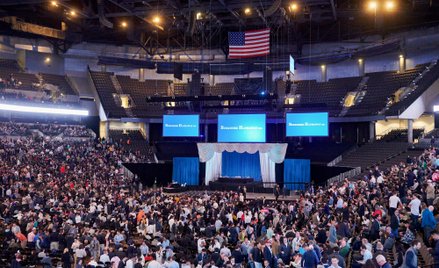 Berkshire ze spadkiem zysków, rośnie za to góra gotówki