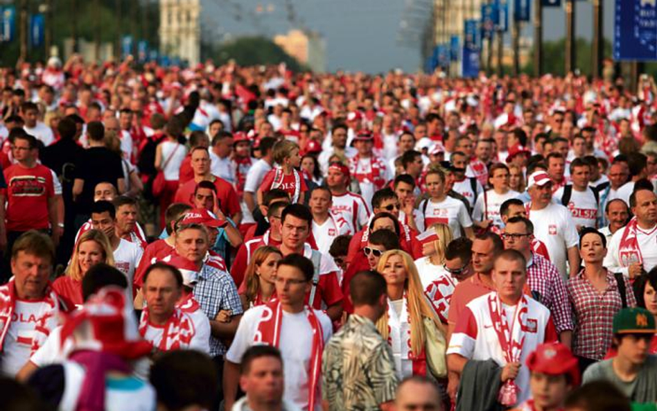 Powrót kibiców unieruchomi most Poniatowskiego i Al. Jerozolimskie koło godz. 22 na dwie godziny