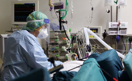 PILNE Koronawirus w Polsce. 6 047 nowych zakażeń, nie żyją 453 osoby