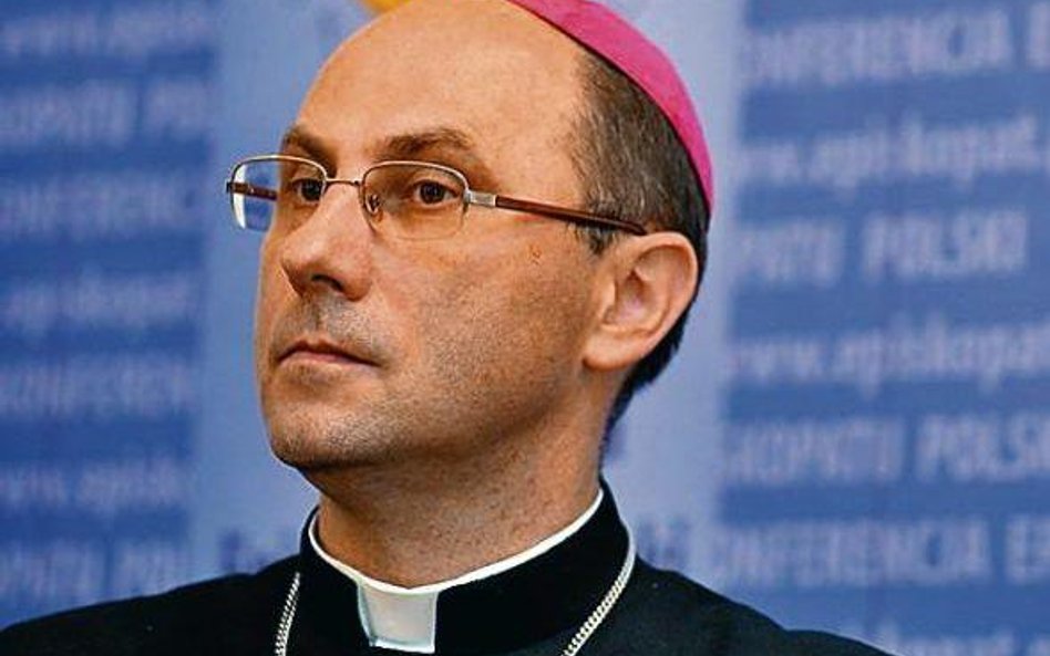 Biskupi o krzyżu w Sejmie i zasadach kremacji
