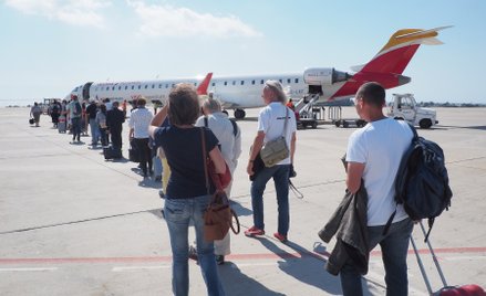 Branża lotnicza: Rekompensata za odwołany lot? Nie większa niż cena biletu