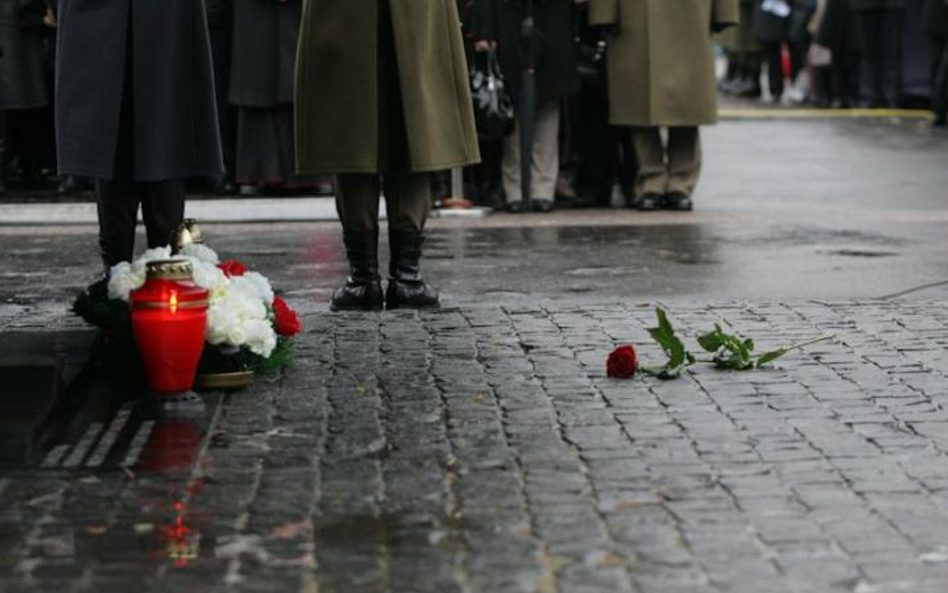 Odsłonięcie pomnika na Powązkach