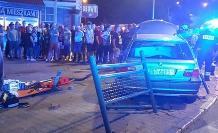 18-latek wjechał BMW w tłum podczas nielegalnego wyścigu. Ranił pięć osób.