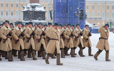 Parada w Petersburgu z okazji 75 rocznicy przełamania blokady Leningradu