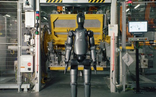 Robot Figure 02 użyty na taśmie produkcyjnej przez BMW