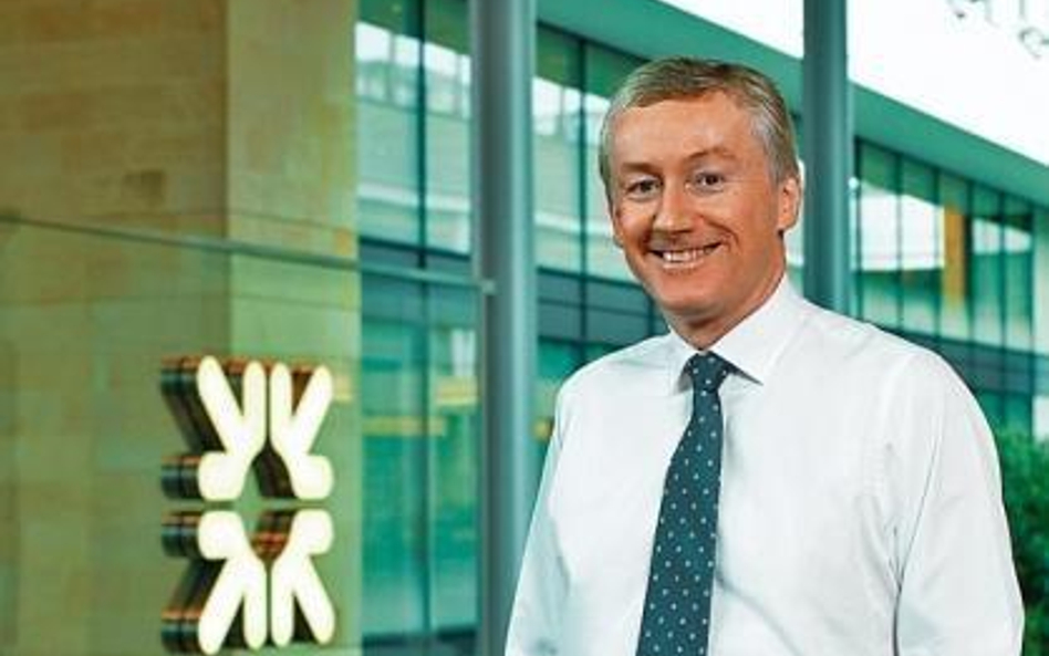 Fred Goodwin odda część olbrzymiego wynagrodzenia