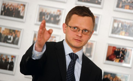 Marek Świętoń, CFA, rocznik ’77. Z rynkiem kapitałowym związany od 1999 r. Zaczynał jako analityk ba