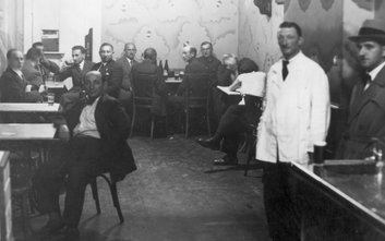 Wnętrze przedwojennej restauracji w Warszawie