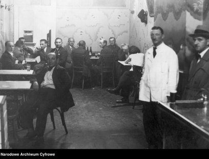 Wnętrze przedwojennej restauracji w Warszawie