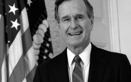 41. prezydent Stanów Zjednoczonych, amerykański przedsiębiorca naftowy i polityk, ojciec George’a W.