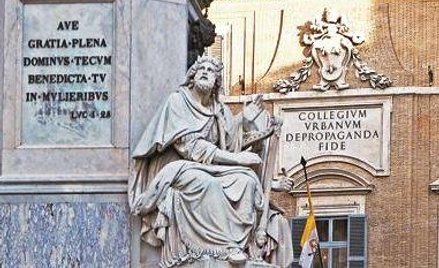 Kardynał Sepe oskarżony o korupcję