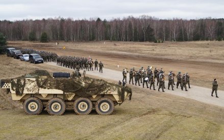 Defilada pododdziałów biorących udział w ćwiczeniach