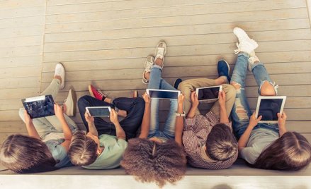 Aplikacje mobilne szpiegują dzieci