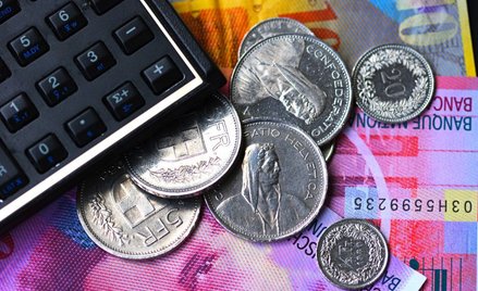 Klauzule niedozwolone w umowach kredytów walutowych - raport Rzecznika Finansowego