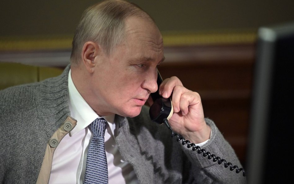 Władimir Putin rozmawiał telefonicznie z Emmanuelem Macronem i Olafem Scholzem