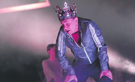 „Termopile polskie” w Teatrze Polskim we Wrocławiu: dresiarski król, dresiarski kraj
