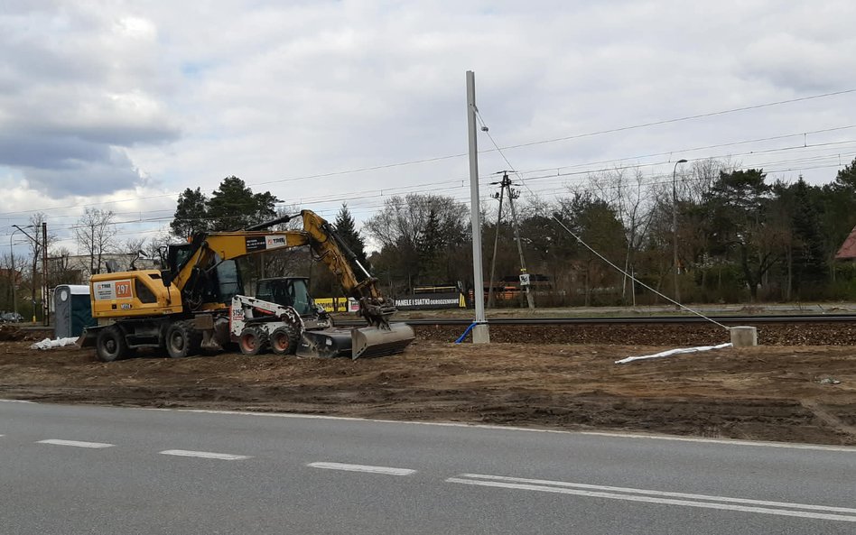Inwestycja, choć wyczekiwana, niesie też problemy dla mieszkańców Wawra, zwłaszcza z domów położonyc