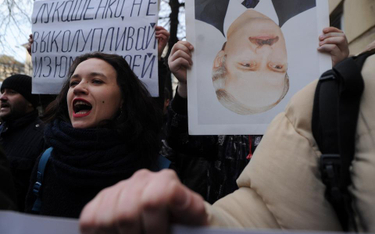 Fala masowych zatrzymań i rewizji na Białorusi