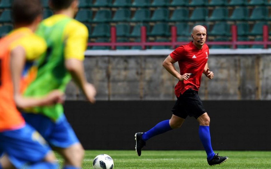 Sędzia Szymon Marciniak poprowadzi mecz Argentyna - Islandia